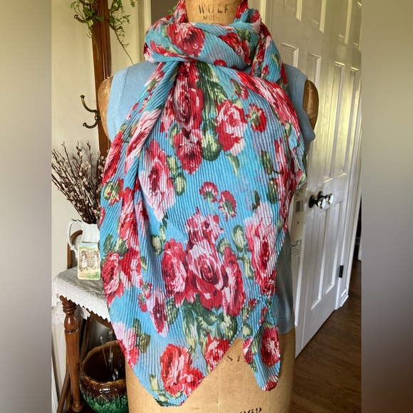 Turquoise and Roses Flowy Scarf 6’ NWT RETRO FABULOUS - Picture 2 of 10